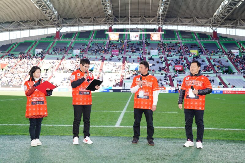 試合前に行われたトークショーでは、大石 嶺さん、大橋 由和さんのOBによるラグビー観戦初心者に向けてルール説明が行われました。